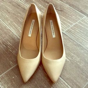 Diane von Furstenberg nude pumps